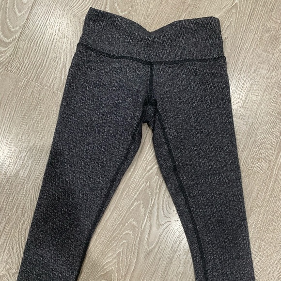 lululemon athletica Pants - Lululemon wunderunder cropped pants- size 2